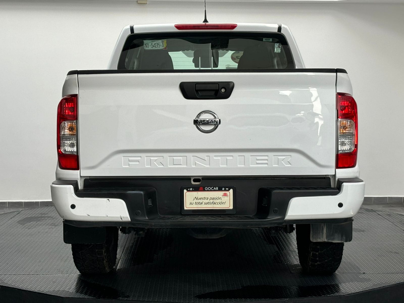 Nissan Comerciales Frontier Pick-Up 4 pts. XE, Doble Cab., L4, 2.5l, TM6, a/ac., VE, R-17 2022